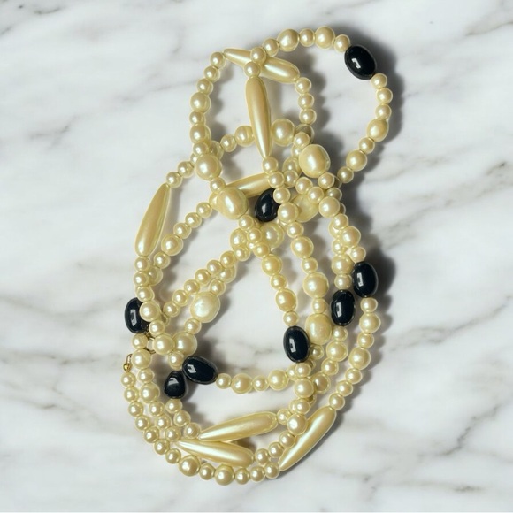 Vintage Pearl & Onyx Beaded Necklace - Picture 3 of 3
